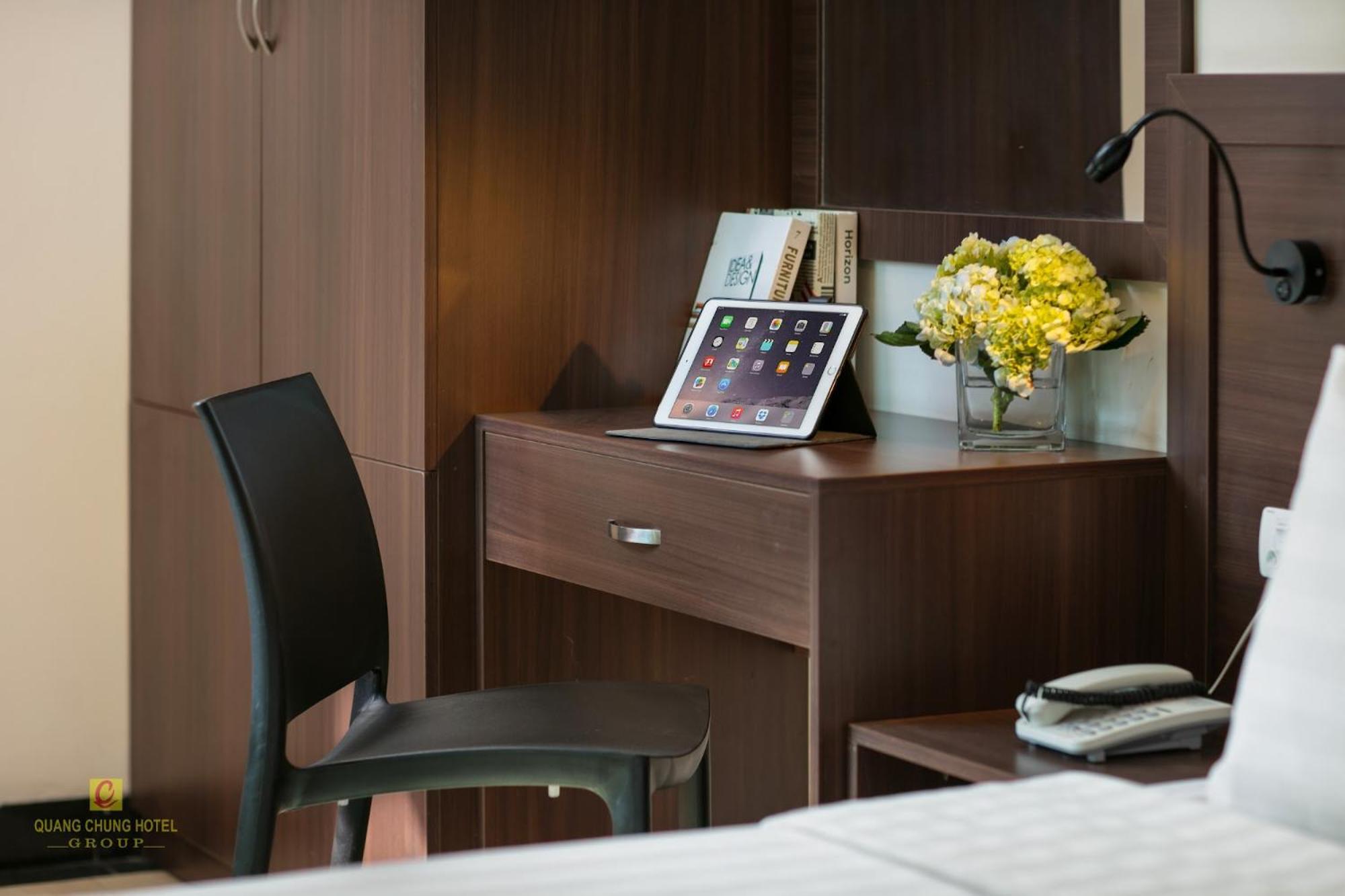 Hotel Nhan Hoa Hanoi